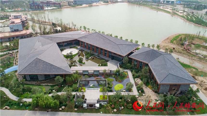 �D���ȷ�չ�@���ȷ�չ�@��λ���Ļ�ˇ�g�^����Ҫ�������Ļ�ˇ�g����ģ����켯�Ļ�ˇ�g�����׻�ӡ����B����ӄ�����һ�w����ɫչ�^�������۰��W ������z