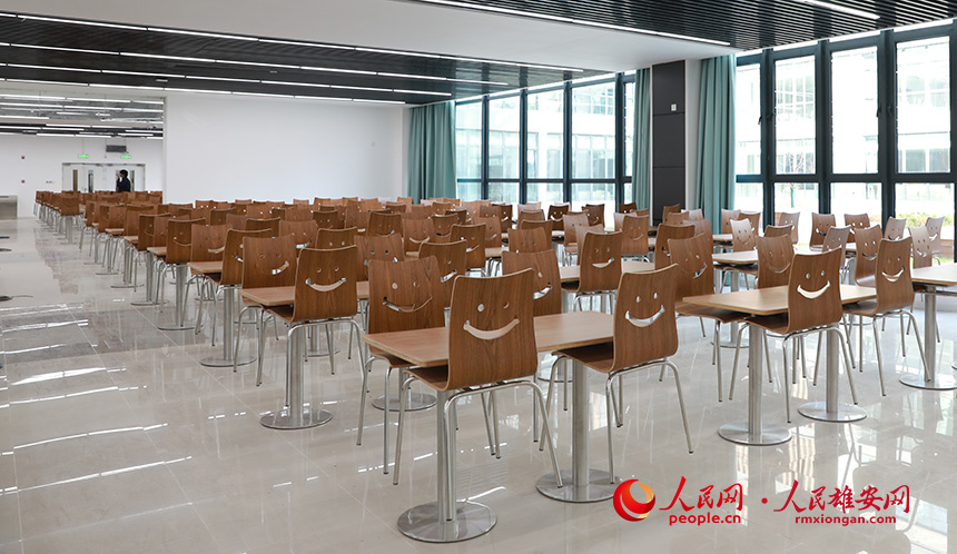 �۰��ݺ͵��x�WУ�ČW��ʳ�ã��ɝM��ȫУ�W���ò͡�����W �Ο��Ĕz