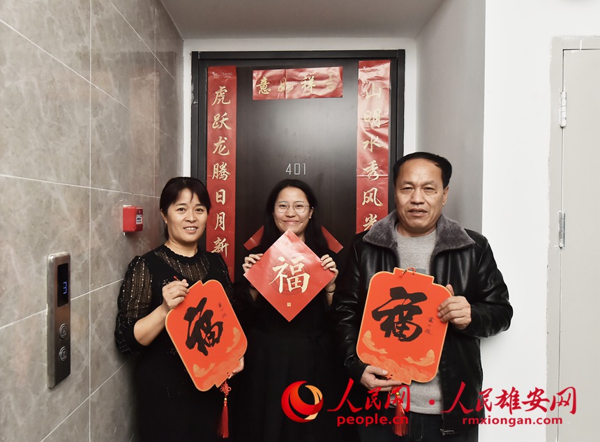 �ݖ|Ƭ�^(q��)�����l(w��i)��һ�����·��T(m��n)ǰչʾ���֡������(y��ng)�z