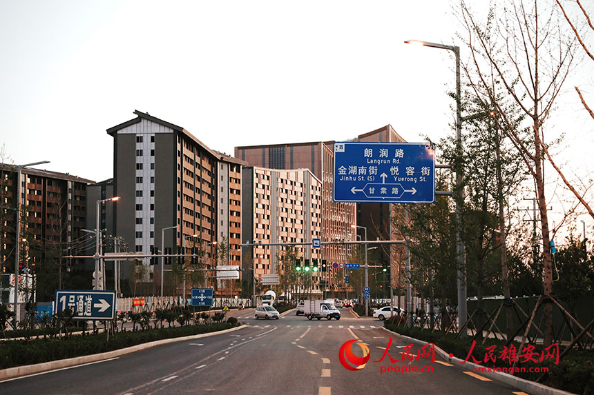 Ϧ����������۰��̷���չ���Ĵ������������z