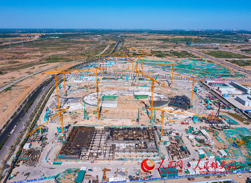 雄安新區(qū)啟動(dòng)區(qū)體育中心項(xiàng)目建設(shè)現(xiàn)場(chǎng)。人民網(wǎng)&nbsp;李兆民攝