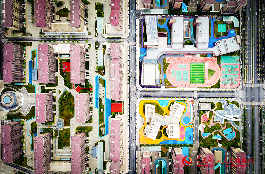 航拍雄安容東片區，學校就在家門口。人民網?宋燁文攝