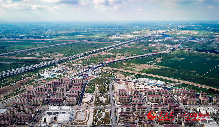 雄東片區(qū)A單元安置房及配套設施項目位于雄安站南側(cè)。人民網(wǎng) 宋燁文攝