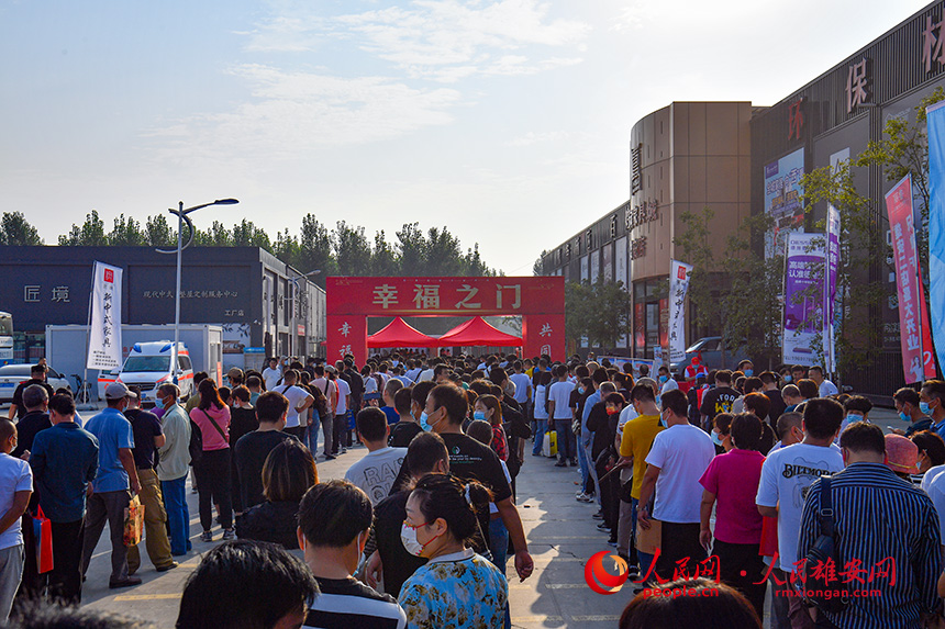 容西片區(qū)首批安置房回遷驗(yàn)房交付工作現(xiàn)場(chǎng)。韓冰攝