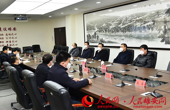 張國華調研疫情防控工作并召開調度會議。劉向陽攝