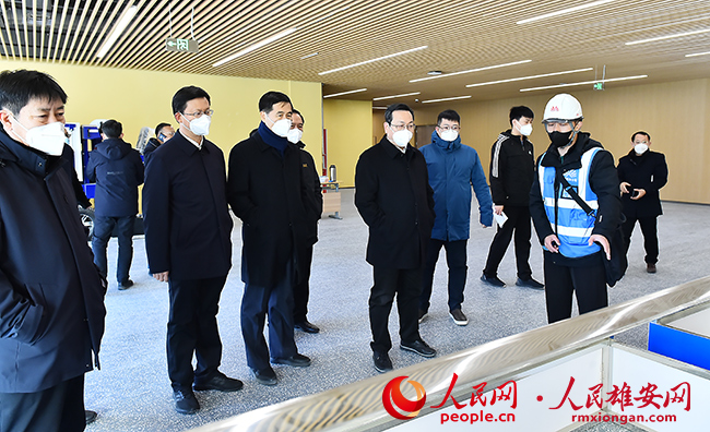 張國華在容東片區調研重點項目建設。劉向陽攝