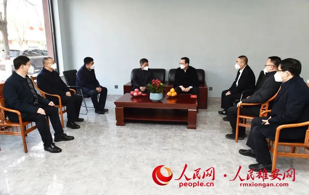 張國(guó)華在春節(jié)前赴基層走訪慰問并調(diào)研檢查安全生產(chǎn)和市場(chǎng)保供工作。劉向陽(yáng)攝