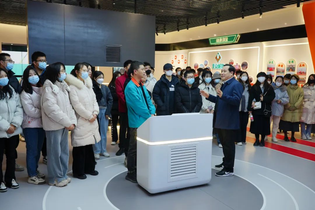 圖為容西片區大學生寒假社會實踐參觀活動現場。河北新聞網記者王青峰 攝