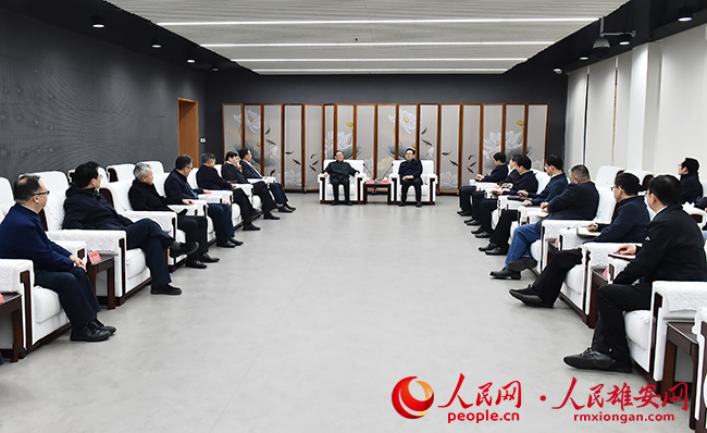 張國華與出席雄安新區首屆先進技術協同創新與產業發展(空天領域)大會專家一行舉行工作座談。劉向陽攝