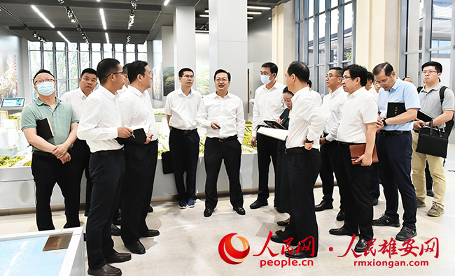 張國華調(diào)研啟動區(qū)綜合服務中心并主持召開傳達貫徹落實省委部署要求專題會議。劉向陽攝