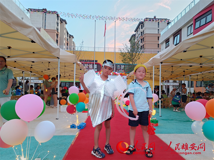 圖為“酷炫‘環保’主題T臺走秀”。雄安容和悅容幼兒園供圖