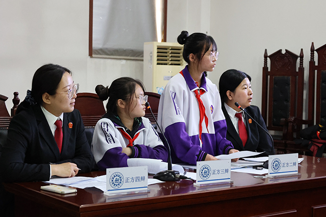 灤平縣人民法院“灤法·息壤”普法少年團，開展“法律知識辯論賽”活動。灤平縣人民法院供圖
