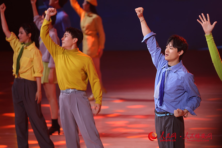 活動現場歌舞表演。人民網記者 李兆民攝