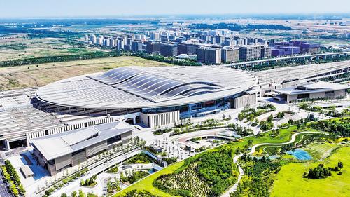 6月15日航拍的雄安高鐵站及中交未來(lái)科創(chuàng)城項(xiàng)目。 本報(bào)記者 耿 輝攝