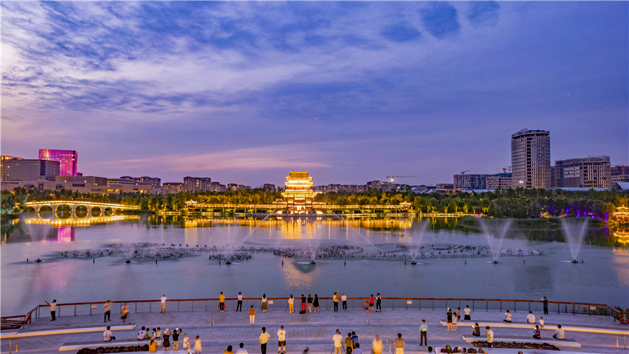 金湖美景。蔣東良攝